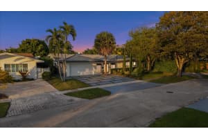2305 Magnolia Dr North Miami, FL 33181 - MLS#A11954426