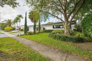 2305 Magnolia Dr North Miami, FL 33181 - MLS#A11954426