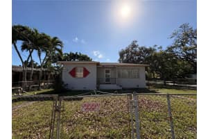 2390 30th St , Miami, FL 33142 - MLS#A11954435