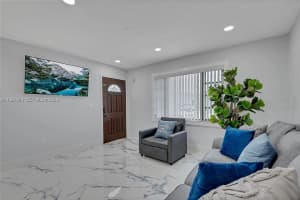 895 W 39th Pl 1 Hialeah, FL 33012 - MLS#A11954449