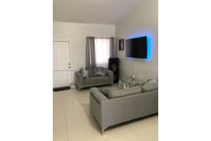 27 Ne 13th Ave 4 Homestead, FL 33033 - MLS#A11954453