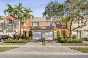 7717 Paddock Pl, Davie