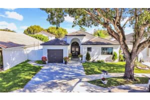 15113 Nw 91st Ct, Miami Lakes