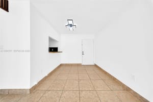 8145 Nw 7th St 111 Miami, FL 33126 - MLS#A11954557