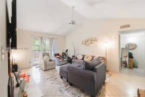 875 Riverside Dr 735, Coral Springs