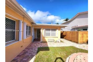 215 S 12th Ave Back Hollywood, FL 33019 - MLS#A11954635
