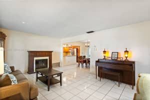 2201 Nw 87th Ave Pembroke Pines, FL 33024 - MLS#A11954783