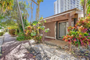 2619 S Parkview Dr Hallandale Beach, FL 33009 - MLS#A11954792