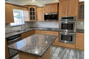 240 N 70th Way Hollywood, FL 33024 - MLS#A11954842