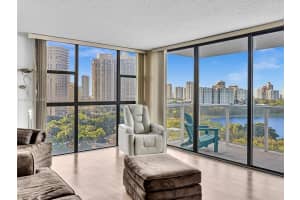 3731 N Country Club Dr 1223, Aventura