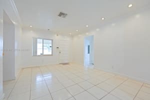 3050 Nw 2nd St Miami, FL 33125 - MLS#A11954888