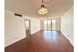 250 Jacaranda Dr 507 Plantation, FL 33324 - MLS#A11954975