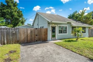 4542 Sw 25th Ave 1 Dania Beach, FL 33312 - MLS#A11954979