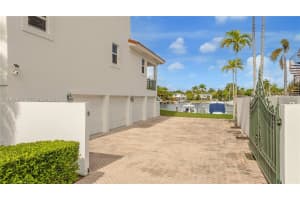 6275 Dolphin Dr Coral Gables, FL 33158 - MLS#A11954992