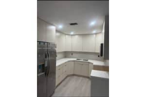 3021 W 76th St C-201, Hialeah