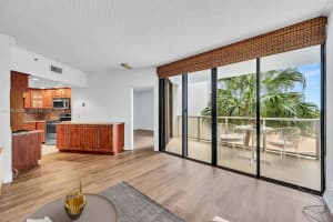 20281 E Country Club Dr 210 Aventura, FL 33180 - MLS#A11955090