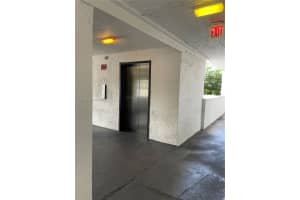 5860 Nw 44th St Lauderhill, FL 33319 - MLS#A11955131