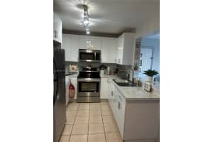 200 W Palm Cir W 104 Pembroke Pines, FL 33025 - MLS#A11955185