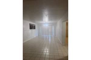 180 Royal Palm Rd 111 Hialeah Gardens, FL 33016 - MLS#A11955242