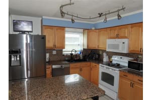 9331 Nw 33rd Mnr Sunrise, FL 33351 - MLS#A11955252