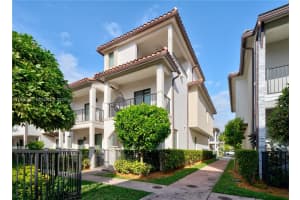 4809 Nw 83rd Pkwy Doral, FL 33166 - MLS#A11955355