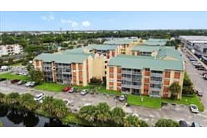 3700 Nw 21st St 301, Lauderdale Lakes
