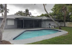 323 W Canterbury Dr W Riviera Beach, FL 33407 - MLS#A11955401
