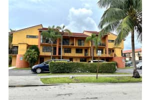 2582 W 56th St 201, Hialeah