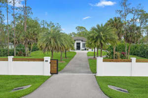 1161 22nd Ave Ne Naples, FL 34120 - Off Market