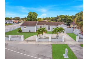 19897 Nw 62nd Ave Hialeah, FL 33015 - MLS#A11955549