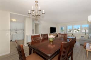 401 Golden Isles Dr 902 Hallandale Beach, FL 33009 - MLS#A11955584