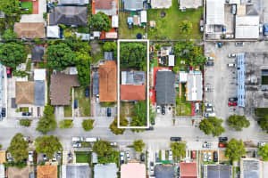 42 E 16th St, Hialeah