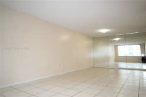 17890 W Dixie Hwy 519 Hwy 519 North Miami Beach, FL 33160 - MLS#A11955615