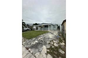 331 W 17th St Hialeah, FL 33010 - MLS#A11955617