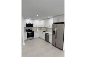 8005 Lake Dr 110 Doral, FL 33166 - MLS#A11955620