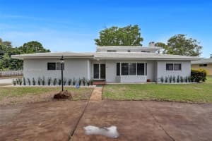 63 Se 5th Ave Deerfield Beach, FL 33441 - MLS#A11955641