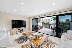 4000 Ne 168th St 110a North Miami Beach, FL 33160 - MLS#A11955702