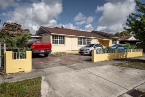 671 E 6th Pl, Hialeah