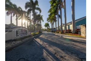 200 W Riverbend Dr Sunrise, FL 33326 - MLS#A11955744