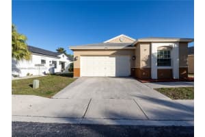 200 W Riverbend Dr Sunrise, FL 33326 - MLS#A11955744