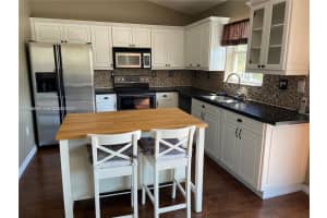 18121 Sw 152nd Ct Miami, FL 33187 - MLS#A11955749