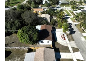 136 N Evergreen Dr Lake Park, FL 33403 - MLS#A11955816