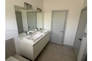 7220 Nw 103rd Path 7220 Doral, FL 33178 - MLS#A11955828