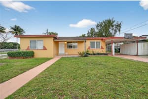 5700 Nw 111th Ter, Hialeah
