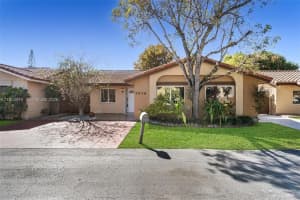7476 Sw 112th Pl, Miami