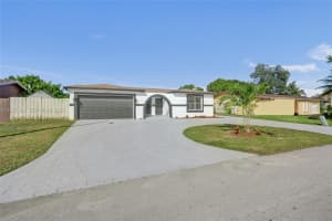 8649 W Long Acre Dr Miramar, FL 33025 - MLS#A11955892