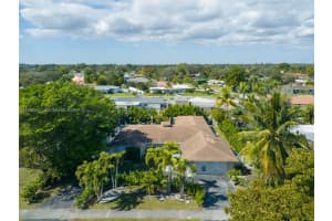 416 N Rainbow Dr Hollywood, FL 33021 - MLS#A11955947