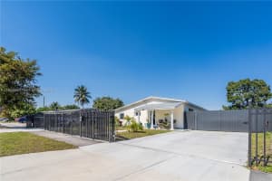 1031 Ne 213th Ter, Miami