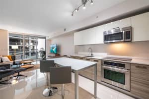 1300 Brickell Bay Dr 700 Miami, FL 33131 - MLS#A11956069