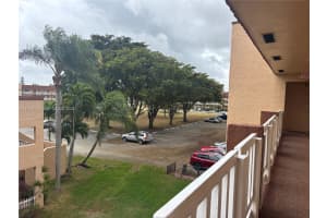 9041 Sunrise Lakes Blvd 311 Sunrise, FL 33322 - MLS#A11956114